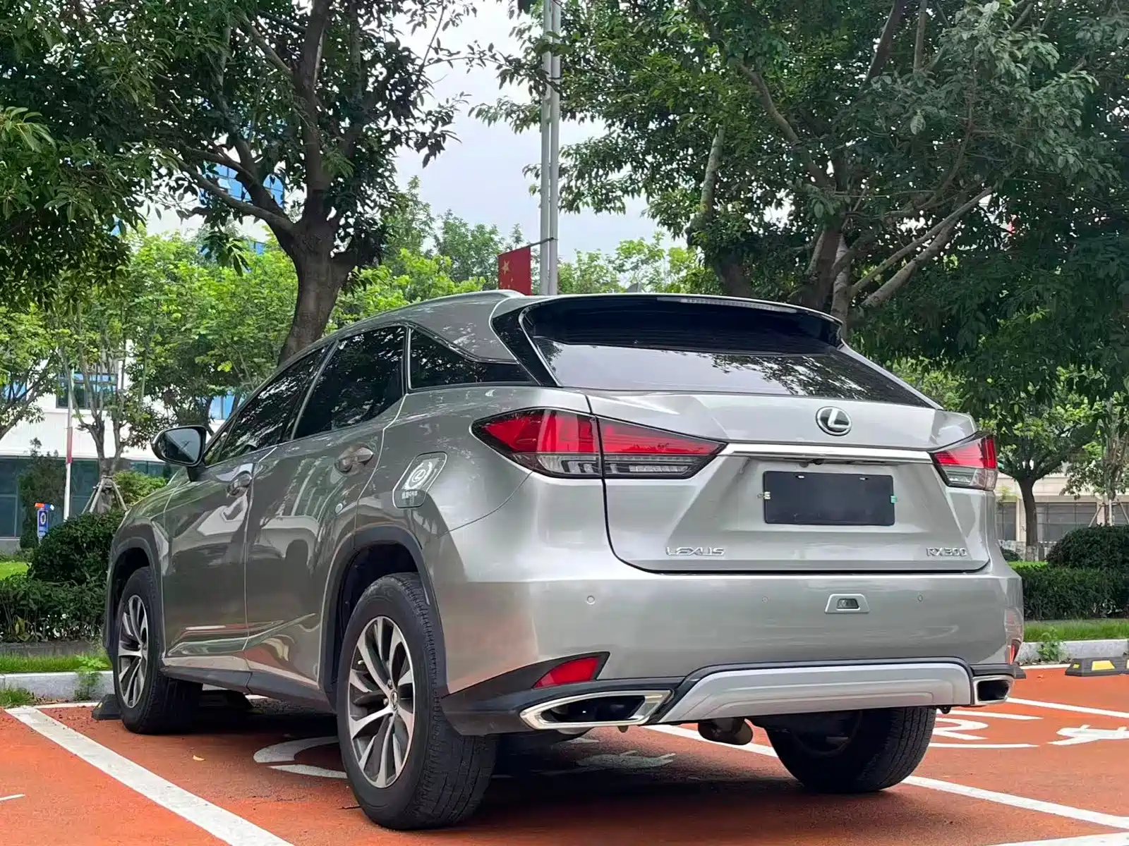 Фото 7 - Lexus RX