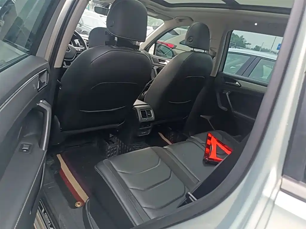 Volkswagen Tiguan L 2018 Facelift 330TSI Automatic 2WD Luxury Edition фото 17