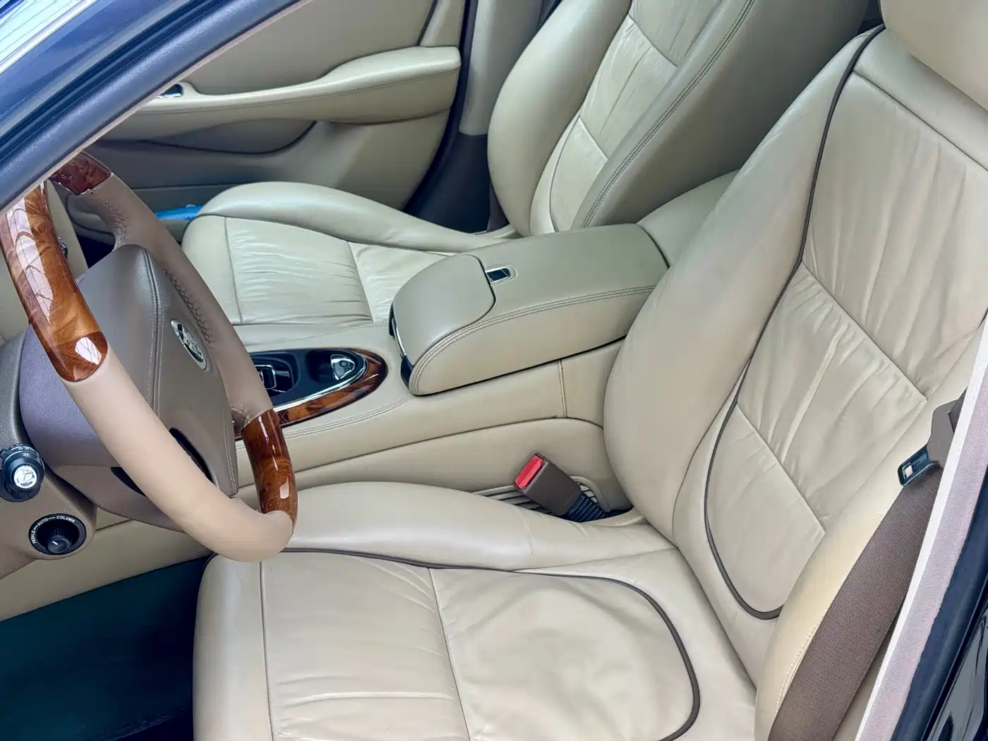 Photo 7 - Jaguar XJ