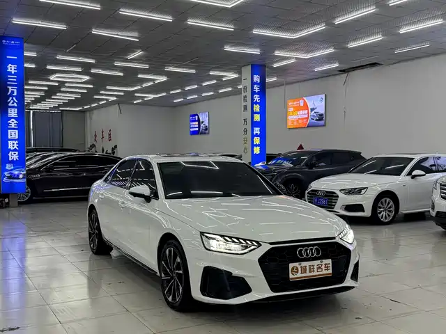 Audi A4L 2023 40 TFSI Luxury Sport