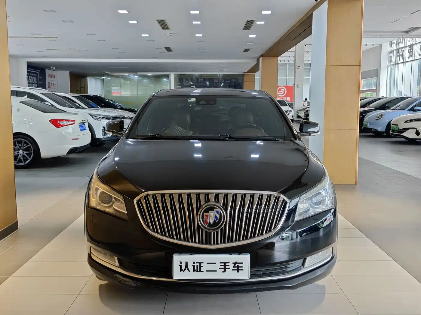 Фото 3 - Buick LaCrosse