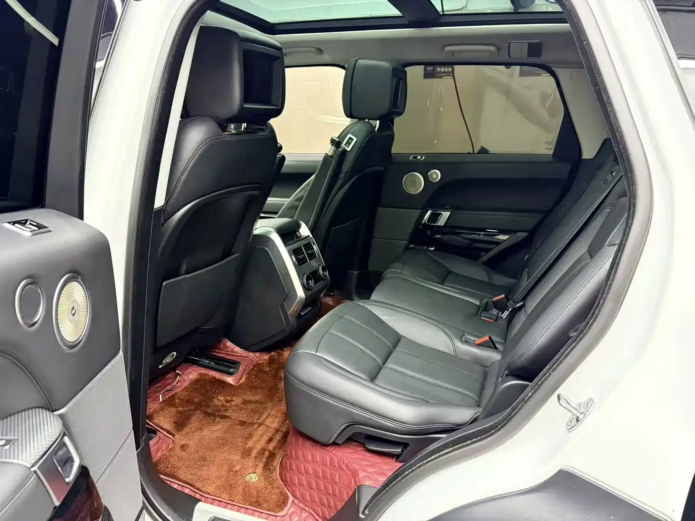 Land Rover Range Rover Sport 2020 3.0 L6 SE фото 6