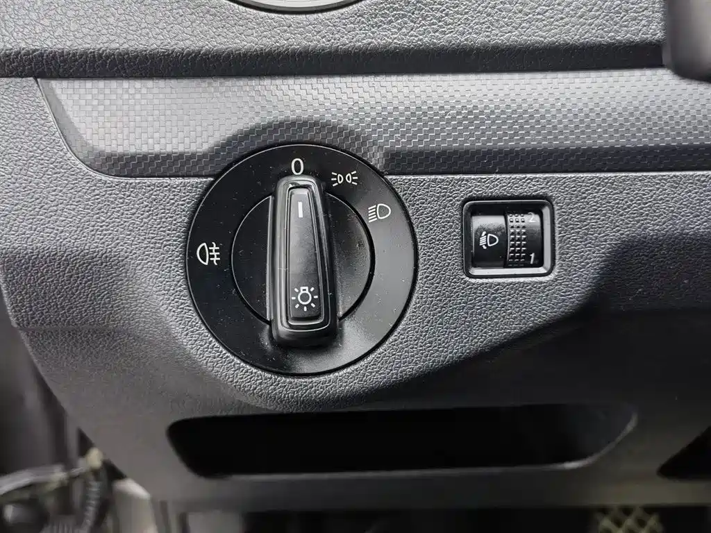 Volkswagen Jetta 2013 1.4L Manual Fashion фото 21