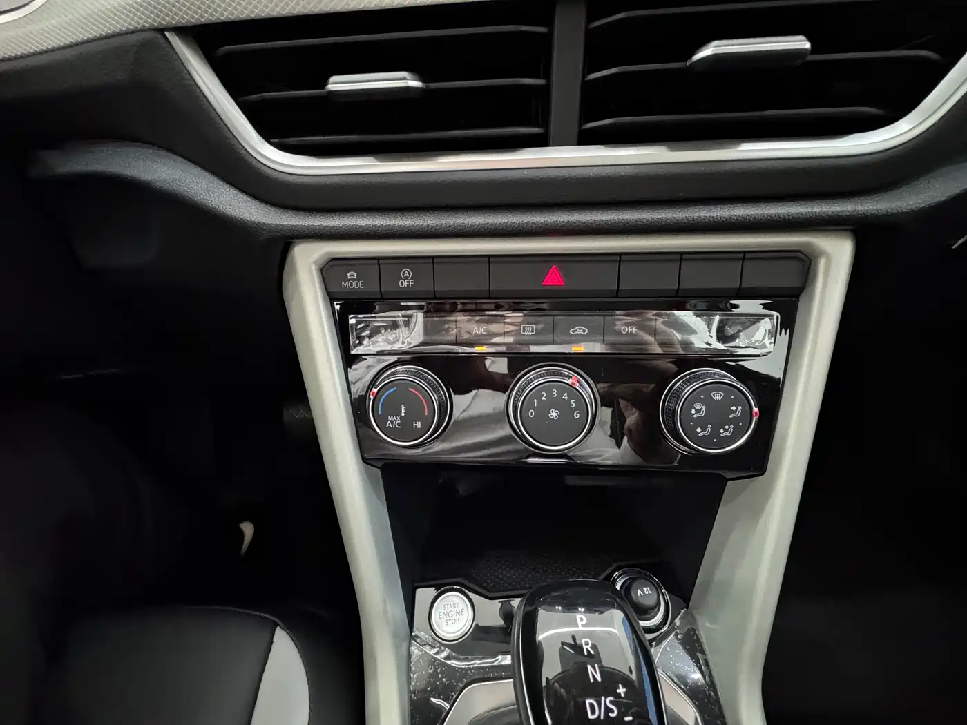 Volkswagen T-ROC 2026 280TSI DSG 2WD Time Edition фото 9