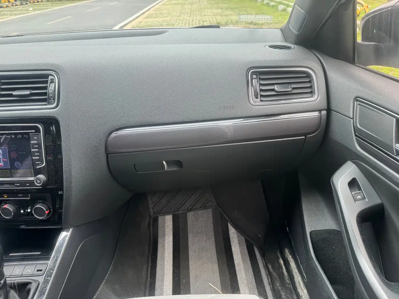 Volkswagen Sagitar 2017 280TSI Automatic R-Line фото 17