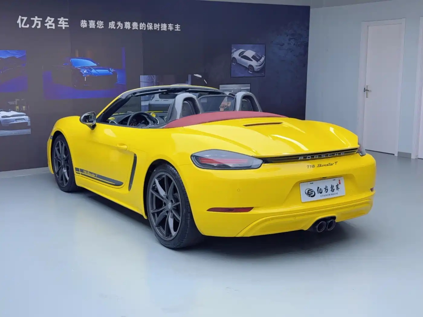Porsche 718 2019 Boxster T 2.0T фото 16