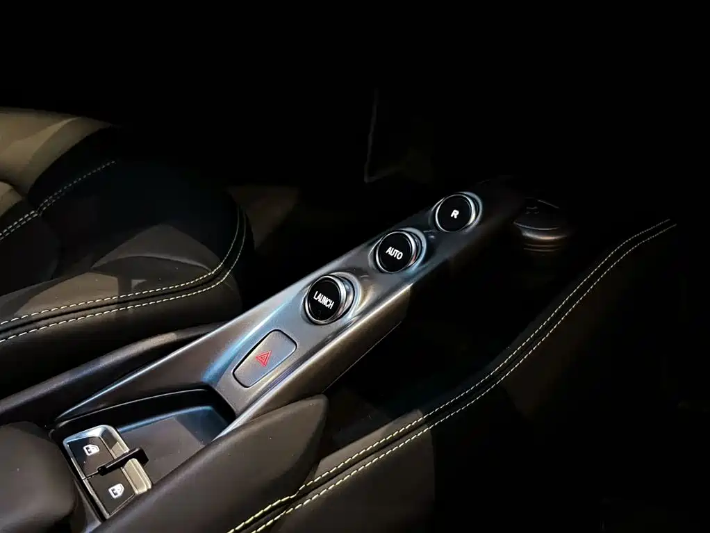صورة 16 - Ferrari F8
