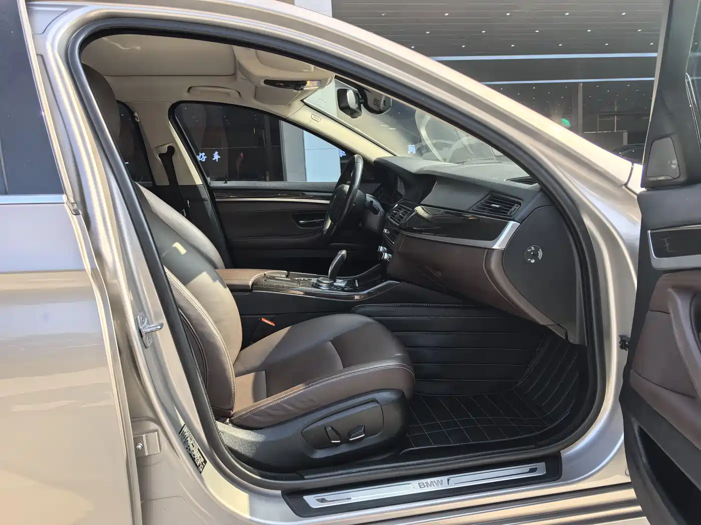 BMW 5 Series 2017 525Li Luxury Design Package фото 8