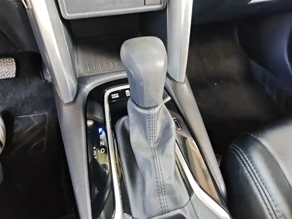 Toyota Frontlander 2023 2.0L Smart Hybrid Dual Engine Leading Edition фото 14