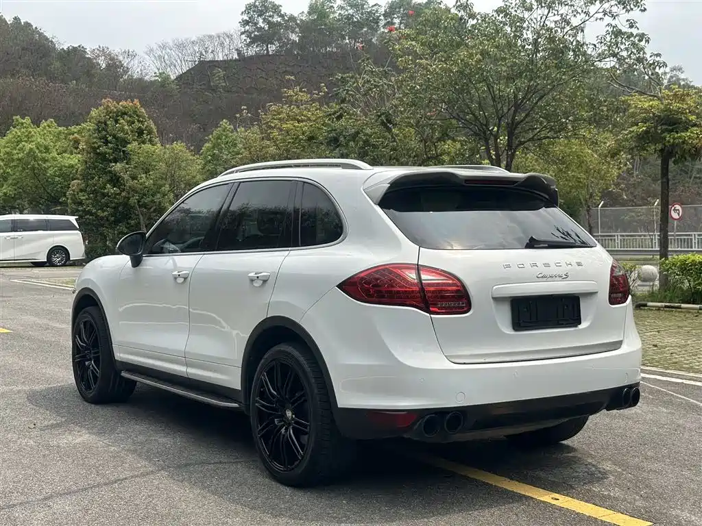 Porsche Cayenne 2014 Cayenne Platinum Edition 3.0T фото 7