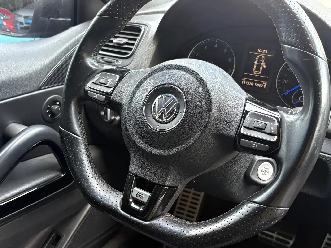 Volkswagen Scirocco 2011 Model R 2.0TSI фото 6