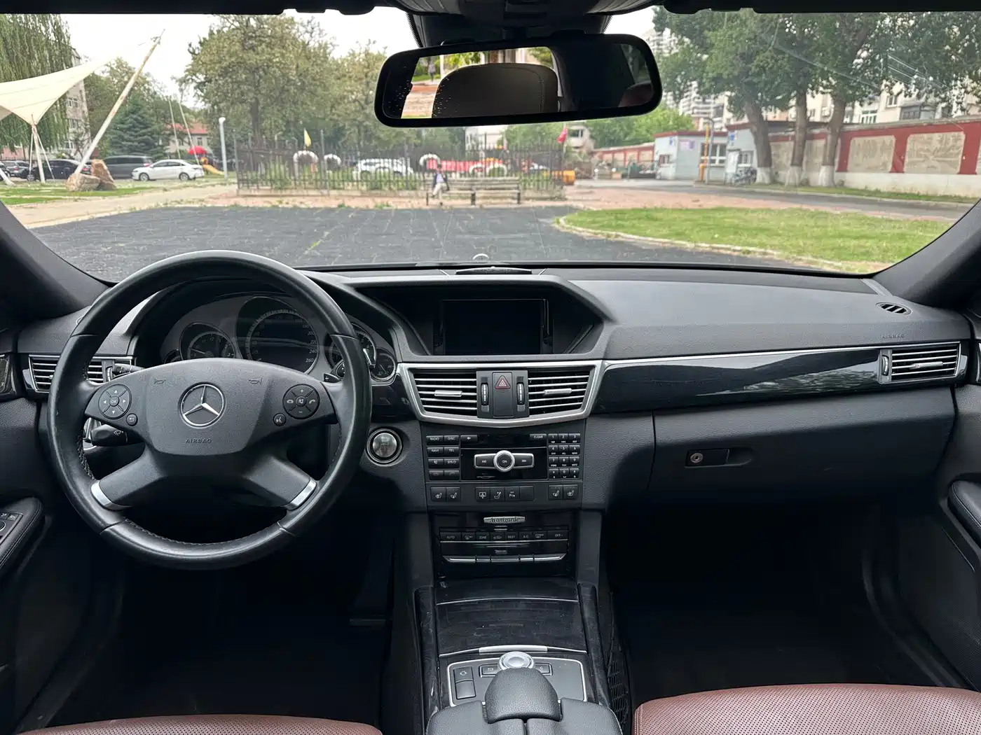 Mercedes-Benz E-Class 2012 E 300 L Fashion фото 16