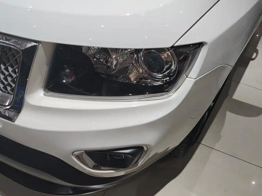 Jeep Compass (Import) 2013 2014 2.0L 2WD Luxury Edition