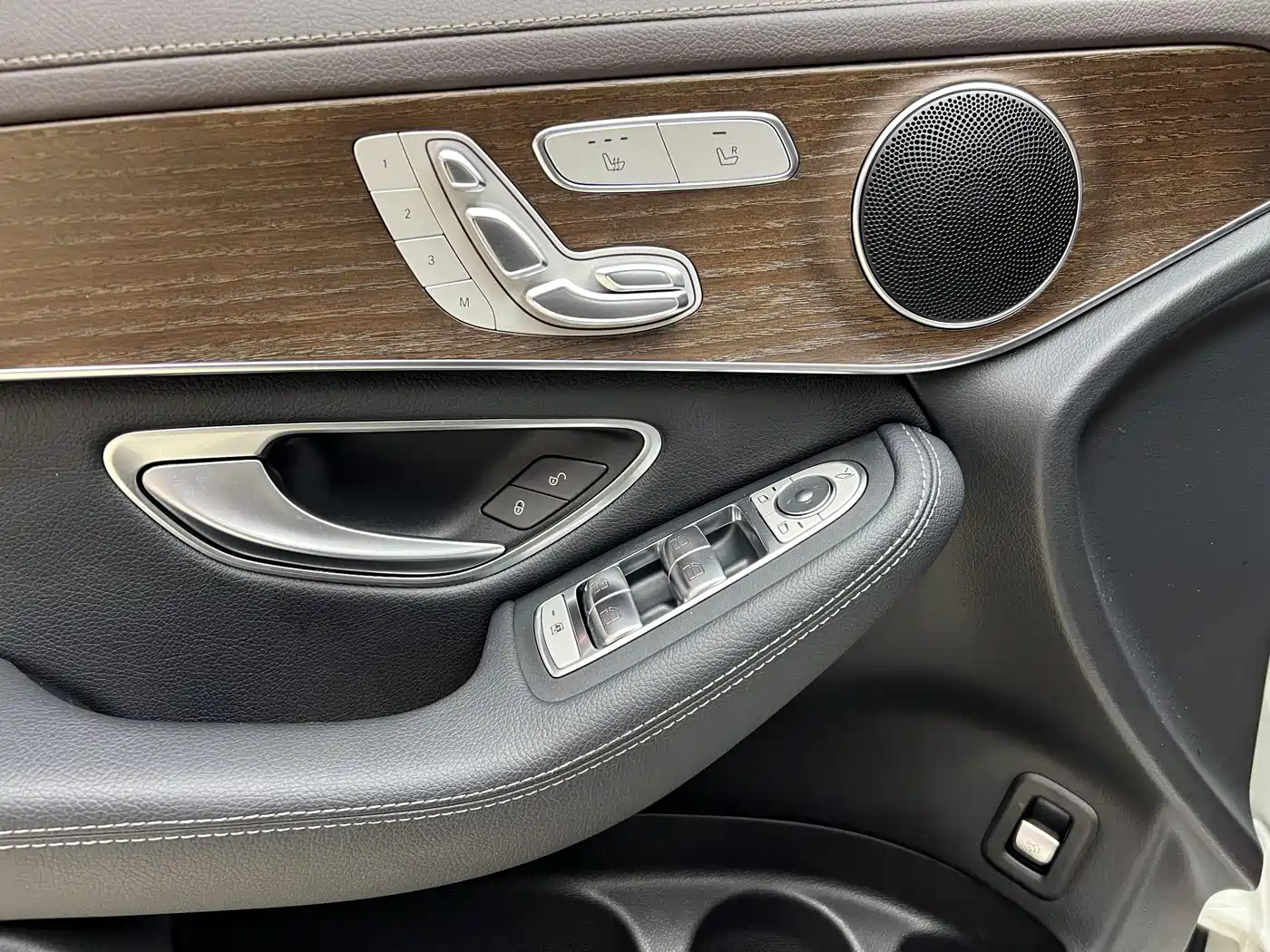 Mercedes-Benz GLC 2022 Facelift GLC 300 L 4MATIC Dynamic фото 9