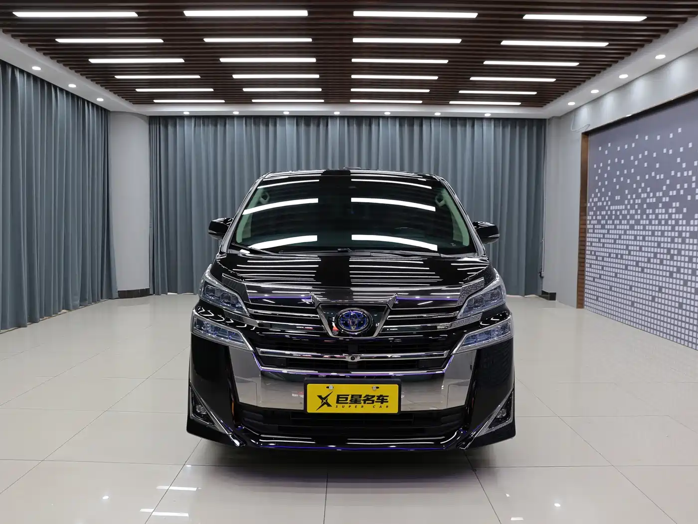Toyota Vellfire 2020 Twin Engine 2.5L HV Premium Edition фото 2