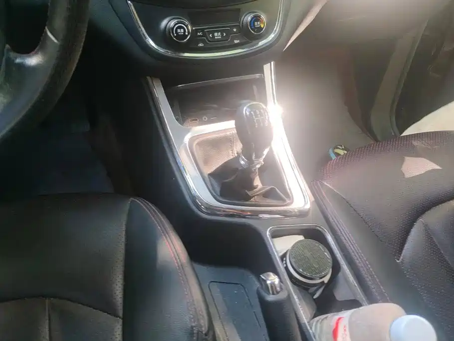 Baojun 560 2015 2015 1.8L Manual Luxury