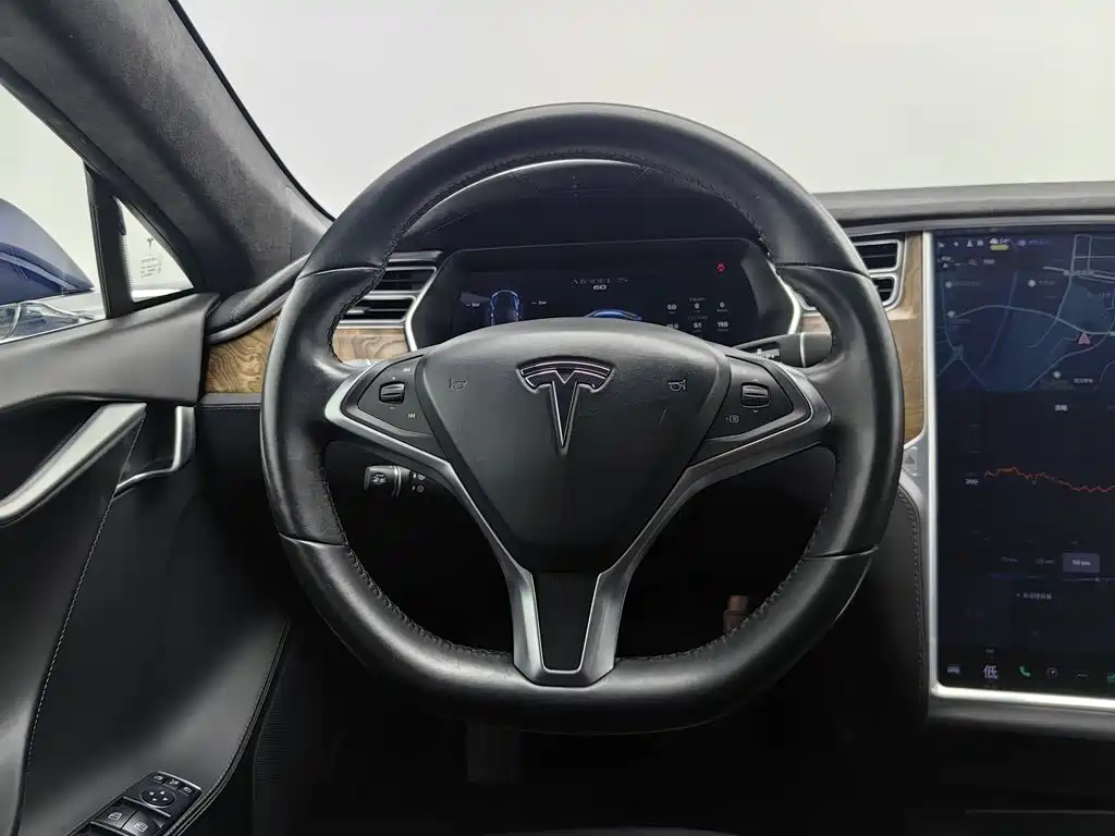 Фото 11 - Tesla Model S