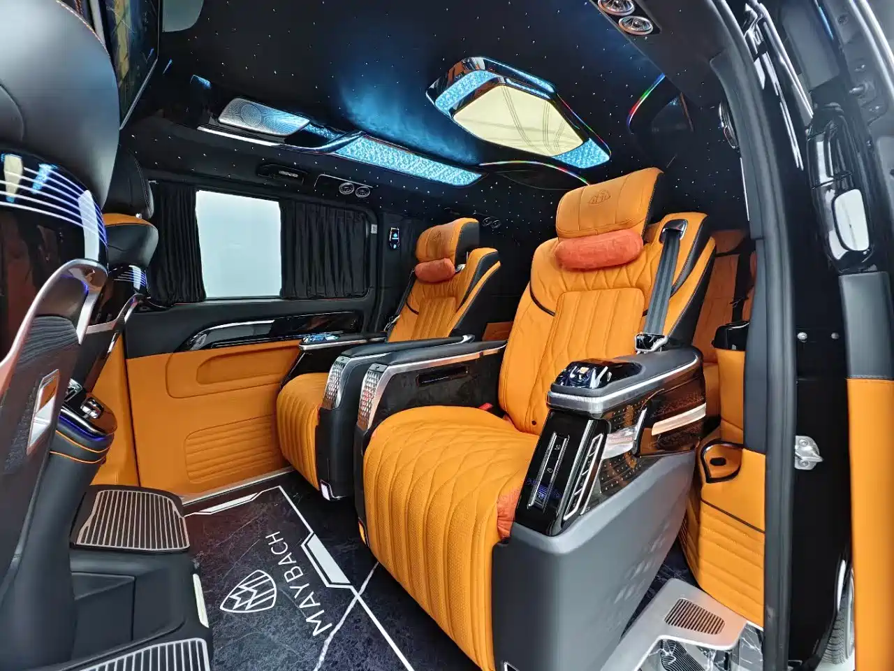 Mercedes-Benz Vito 2024 2.0T Business 7-Seater фото 5