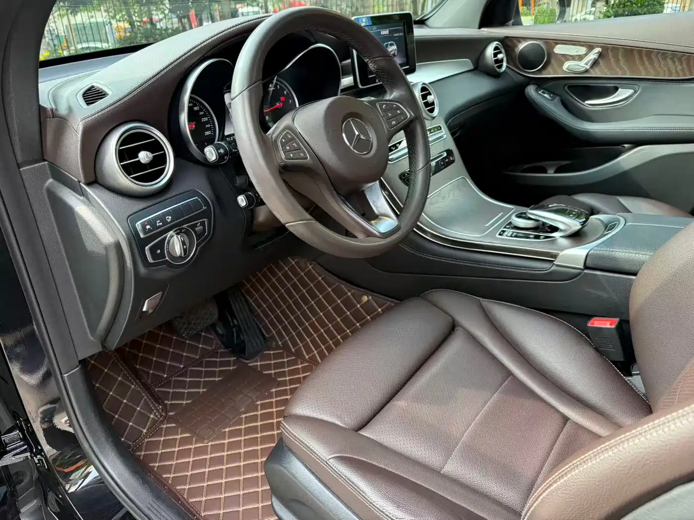 Mercedes-Benz GLC 2018 GLC 300 4MATIC Dynamic фото 7