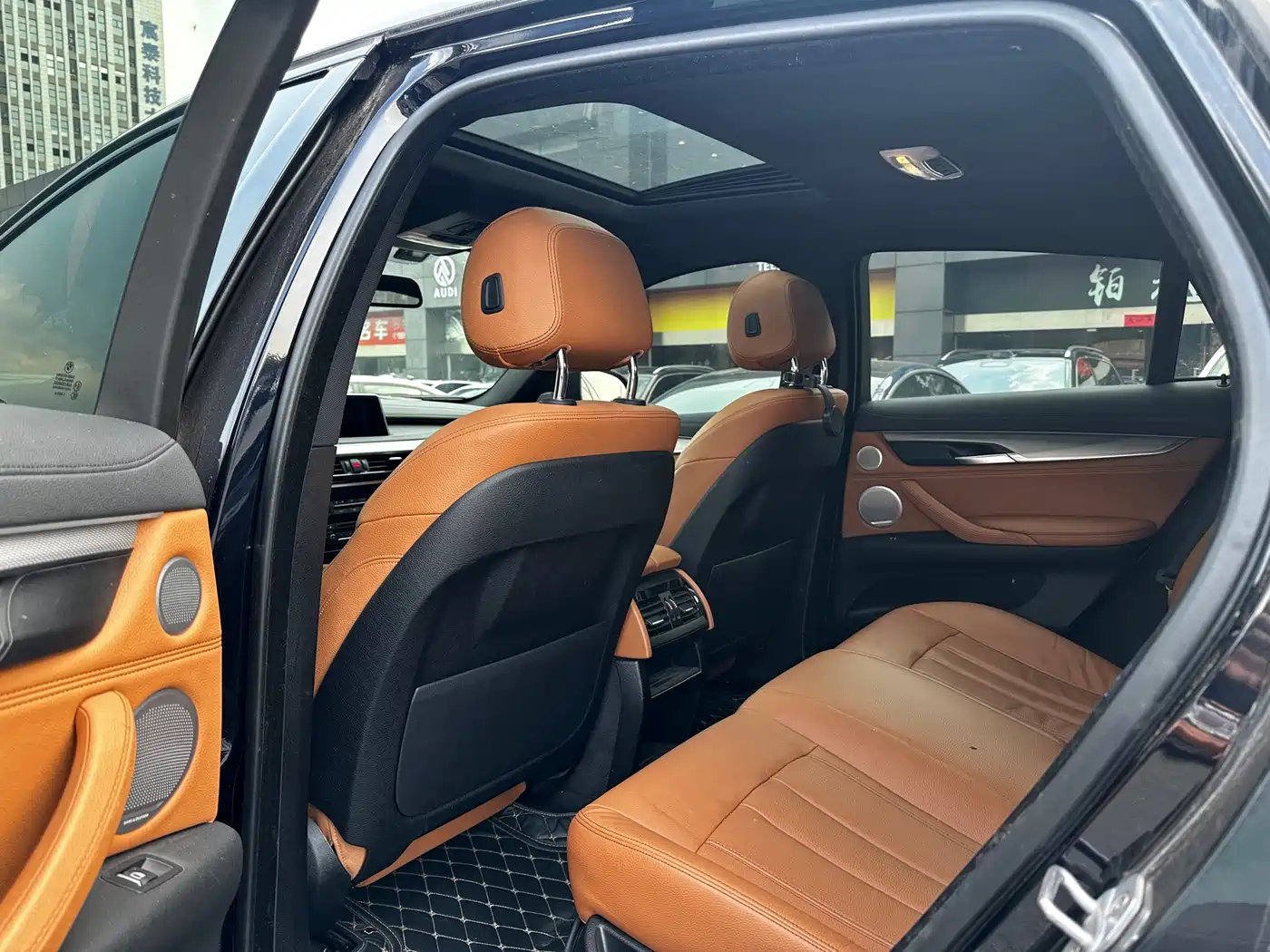 BMW X6 2019 xDrive35i Exclusive M Sport Package фото 9