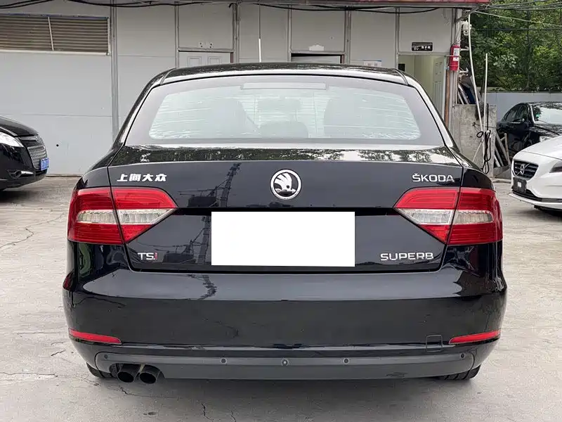 Škoda Superb 2013 1.4TSI DSG Gentleman Edition фото 11
