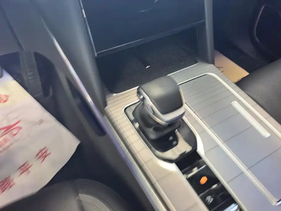 Hongqi HS7 PHEV 2025 2024 2.0T PHEV 4WD Flagship Edition 6-seater