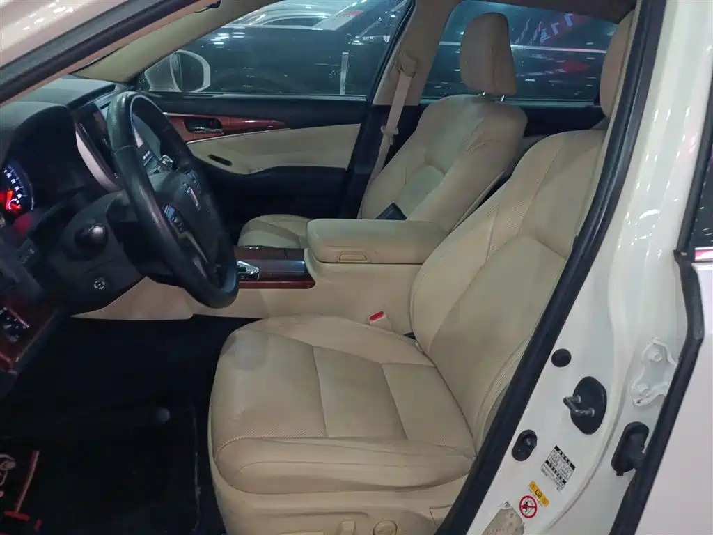 Toyota Crown 2015 2.5L Elite Version фото 11