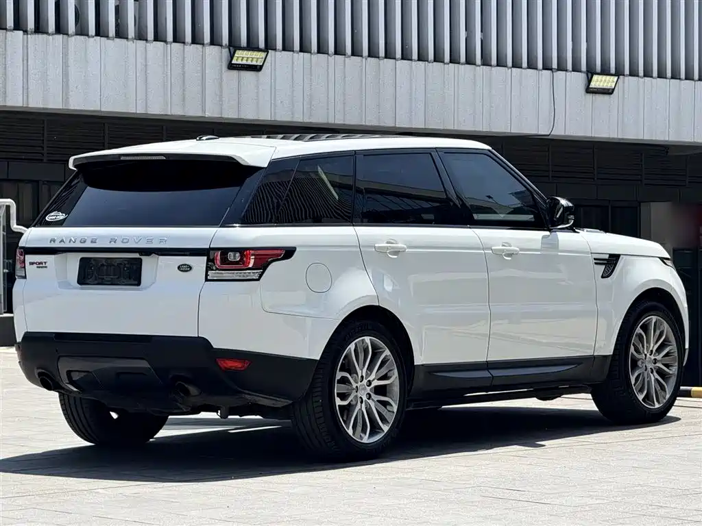 Land Rover Range Rover Sport 2016 Model 3.0 SC V6 HSE DYNAMIC фото 9