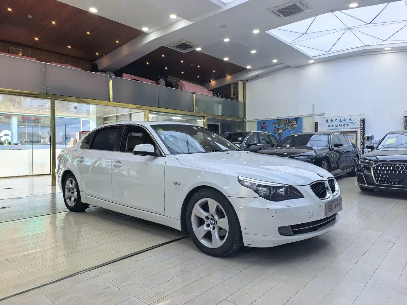Фото 3 - BMW 5 Series