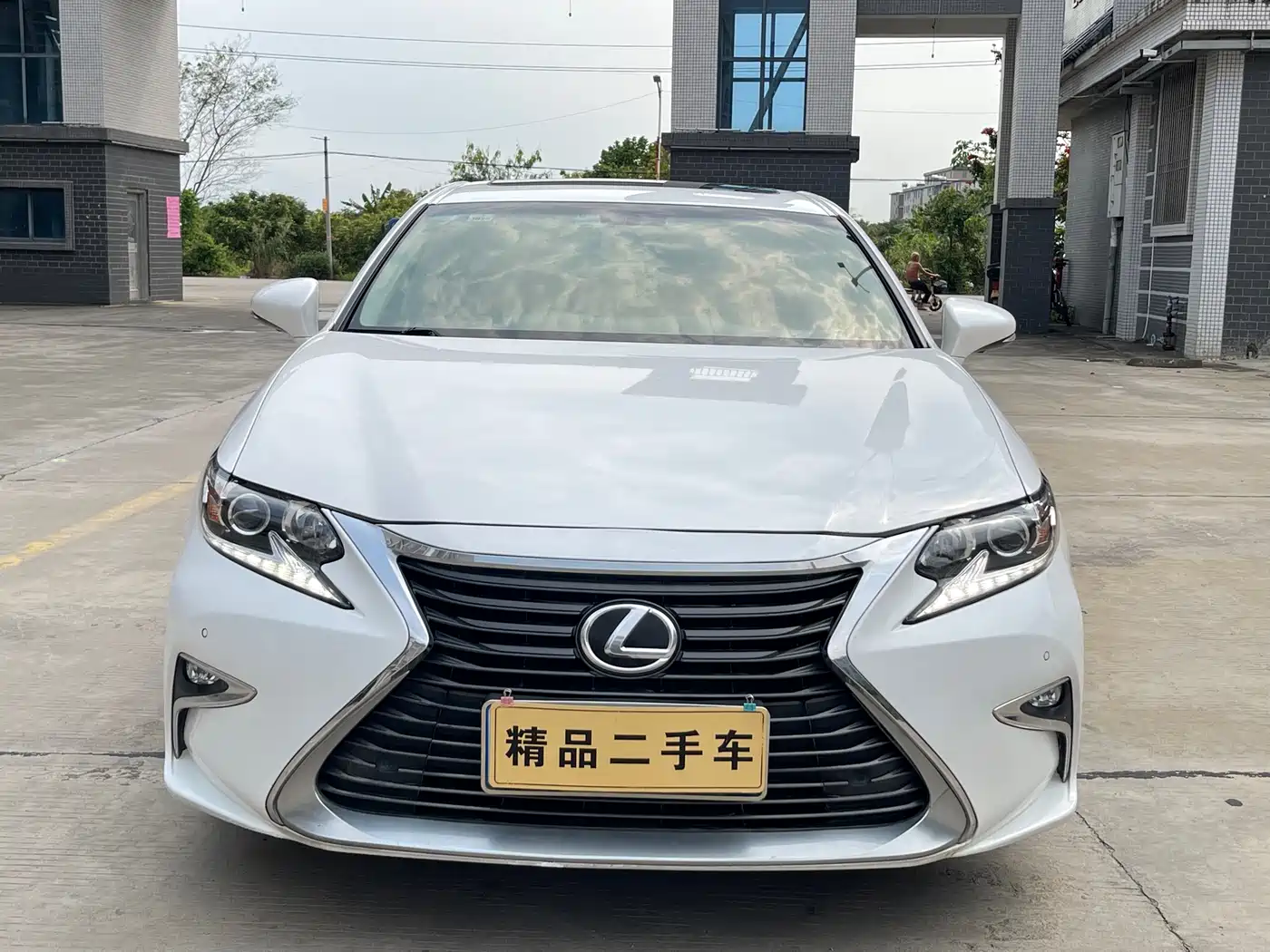 Lexus ES 2017 200 30th Anniversary Edition фото 2