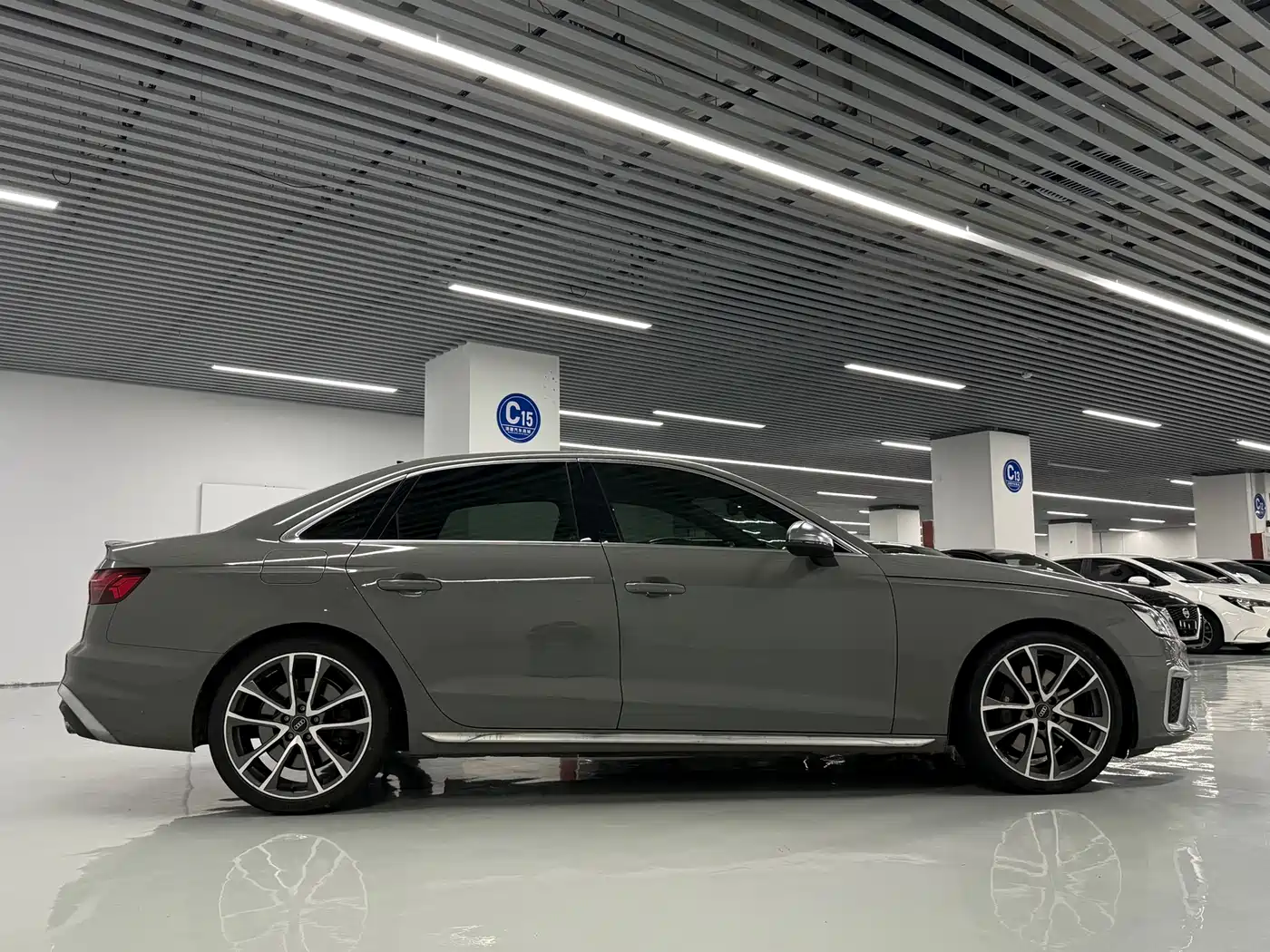 AUDI S4