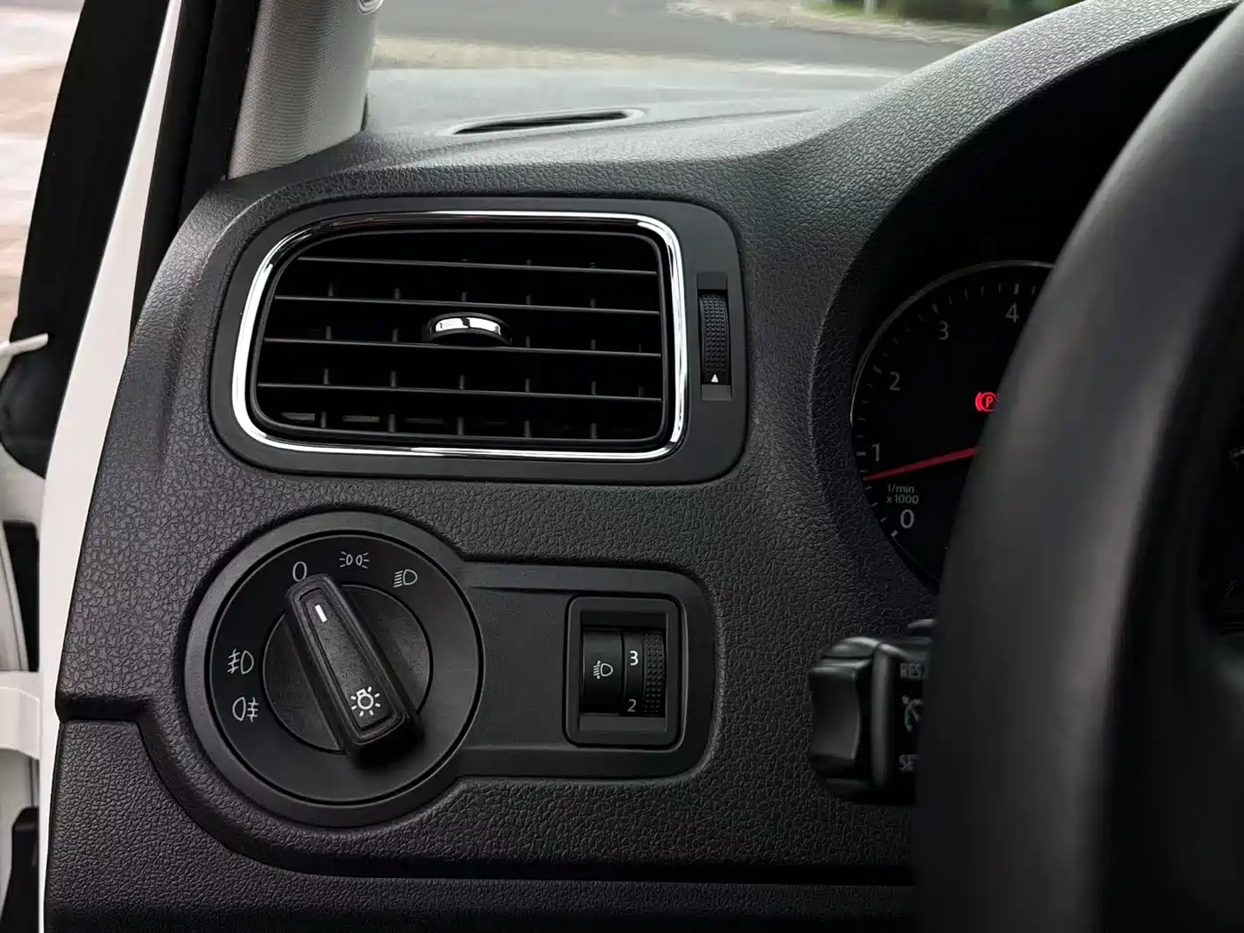 Volkswagen Polo 2018 1.5L Auto Comfort фото 15