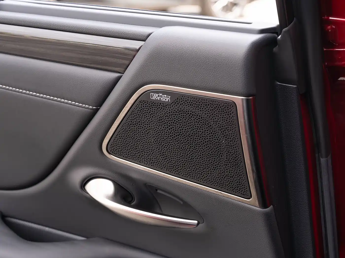 Photo 19 - Lexus ES