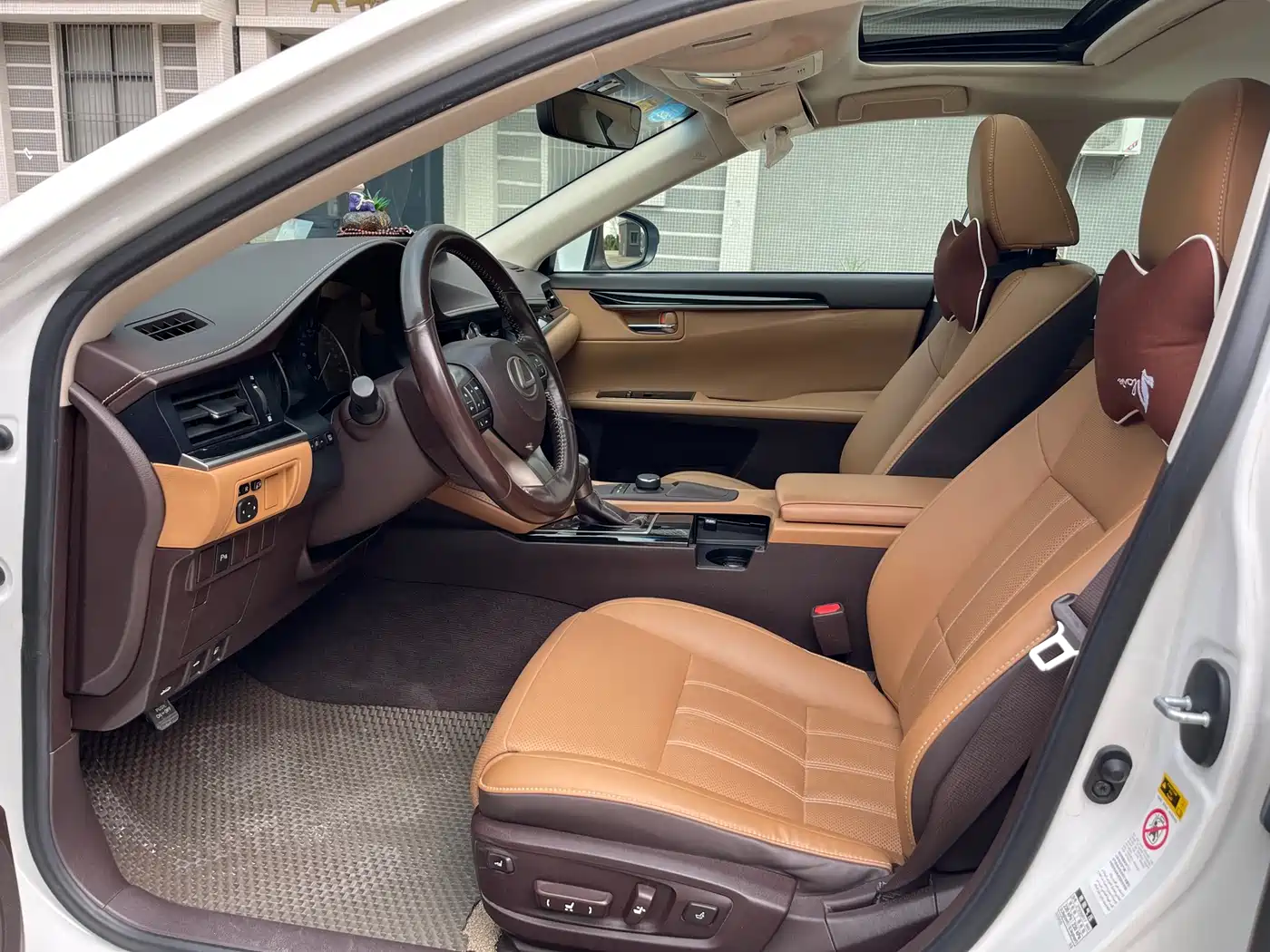Lexus ES 2017 200 30th Anniversary Edition фото 9