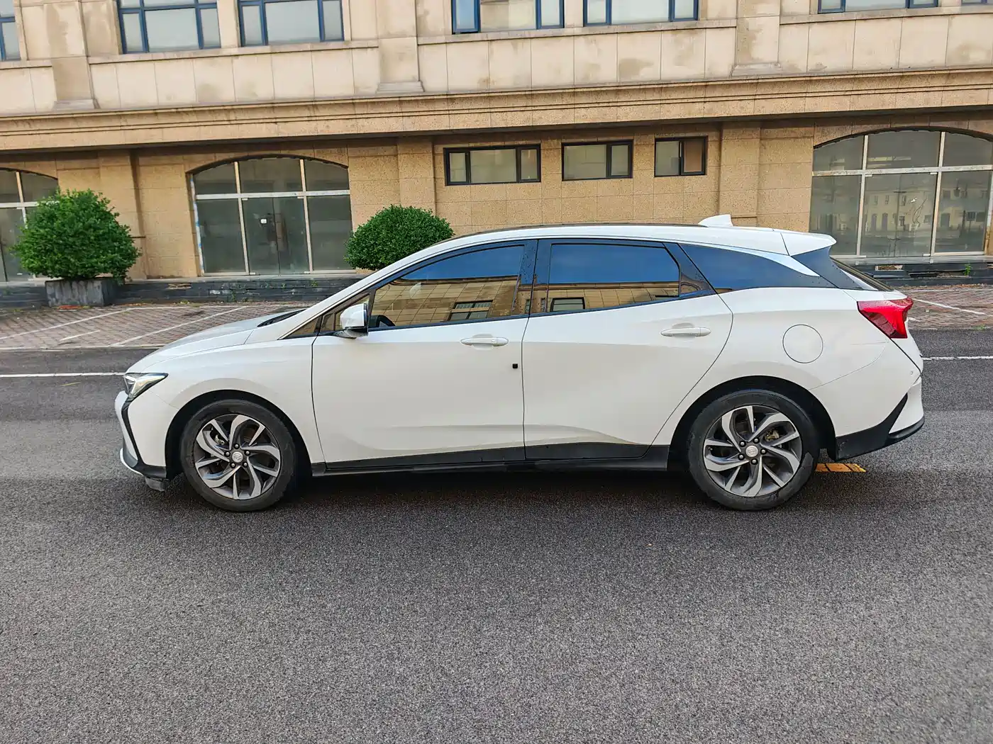 Buick Velite 6 2022 PHEV Connected Sharing фото 5