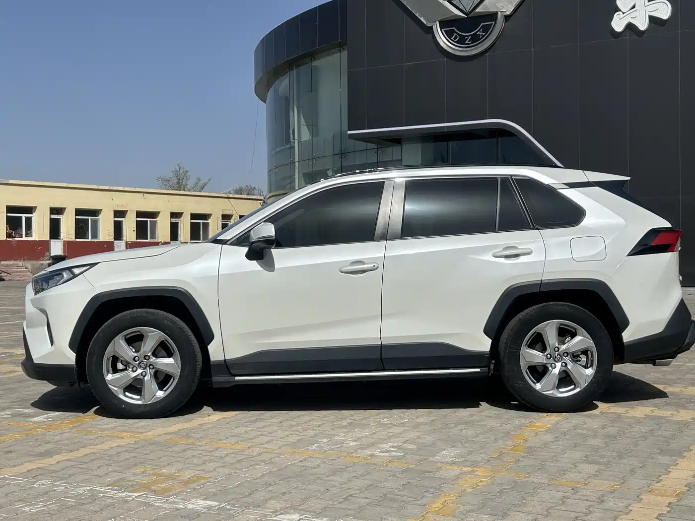Toyota RAV4 Rongfang 2020 2.0L CVT AWD Trend Edition фото 3