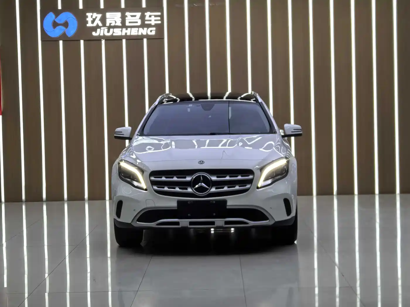 Mercedes-Benz GLA 2018 GLA 200 Fashion фото 2