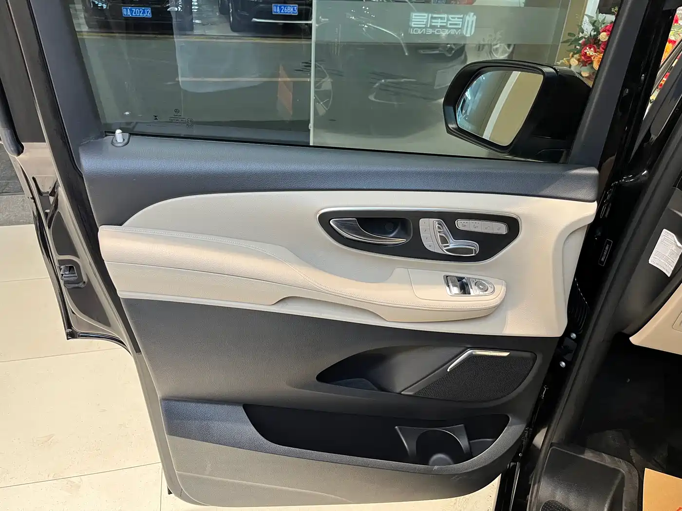 Mercedes-Benz V-Class 2022 V 260 Prestige Edition фото 8