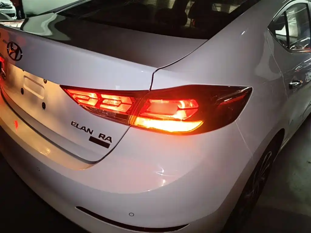 Hyundai Elantra 2020 1.4T DCT Dynamic·Vitality фото 8