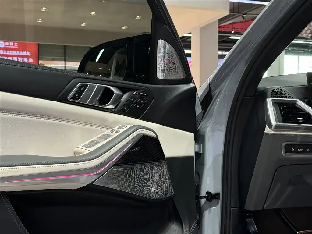 BMW X7 M60i 2023 xDrive M60i фото 8