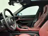 Photo 13 - Porsche Taycan