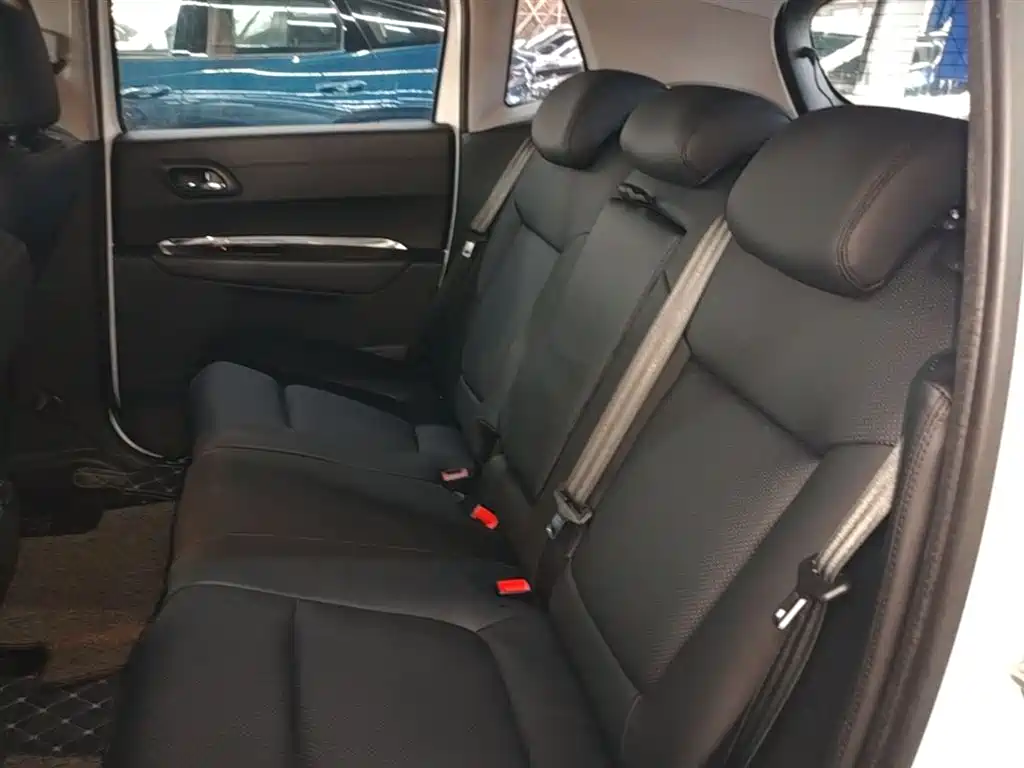 Peugeot 3008 2015 1.6THP Automatic Classic Edition фото 17