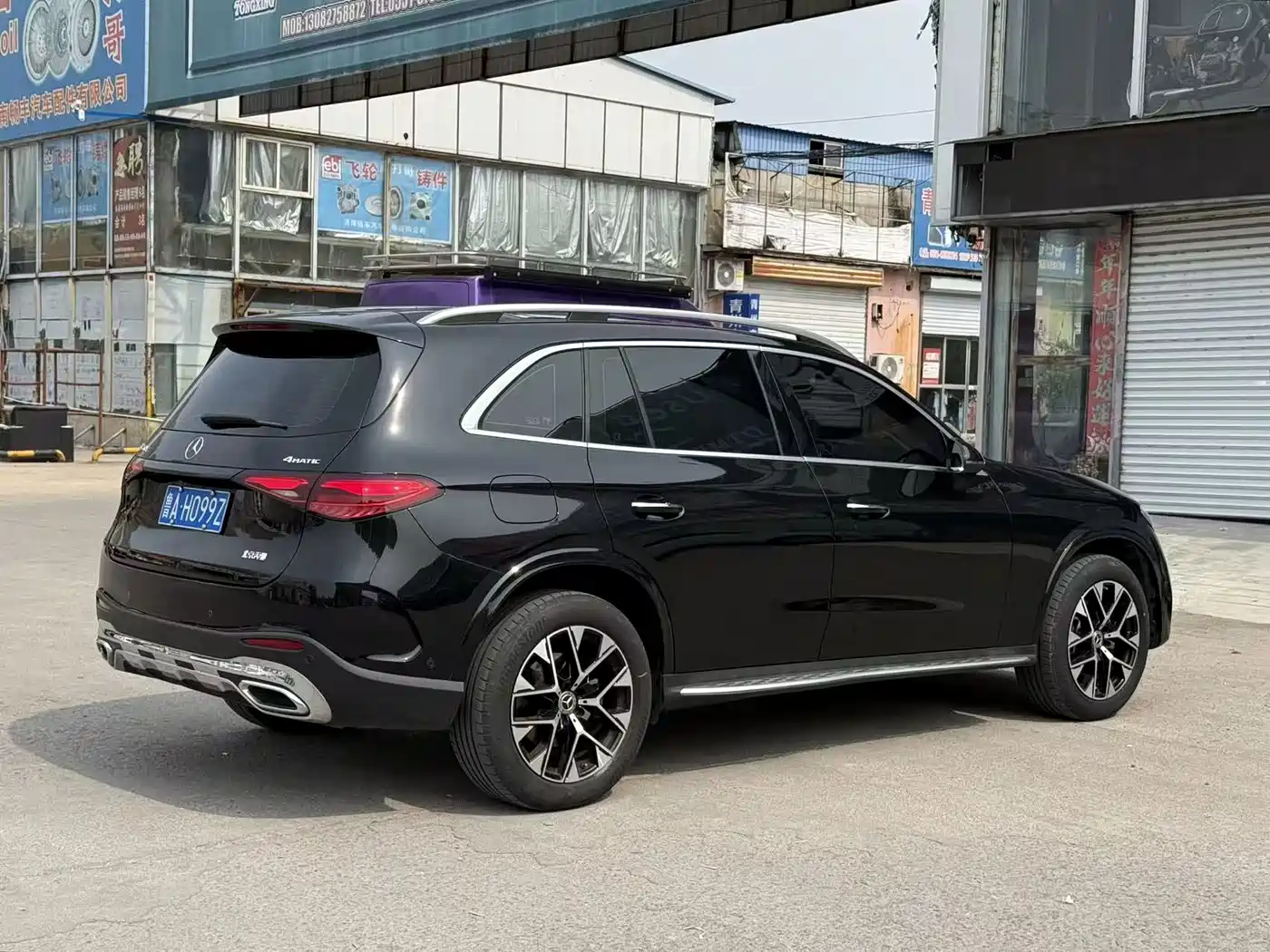 Photo 8 - Mercedes-Benz GLC