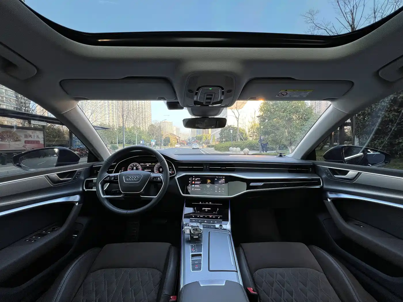 Audi A7L 2024 45TFSI quattro S-line Vision Edition Crystal Package фото 19