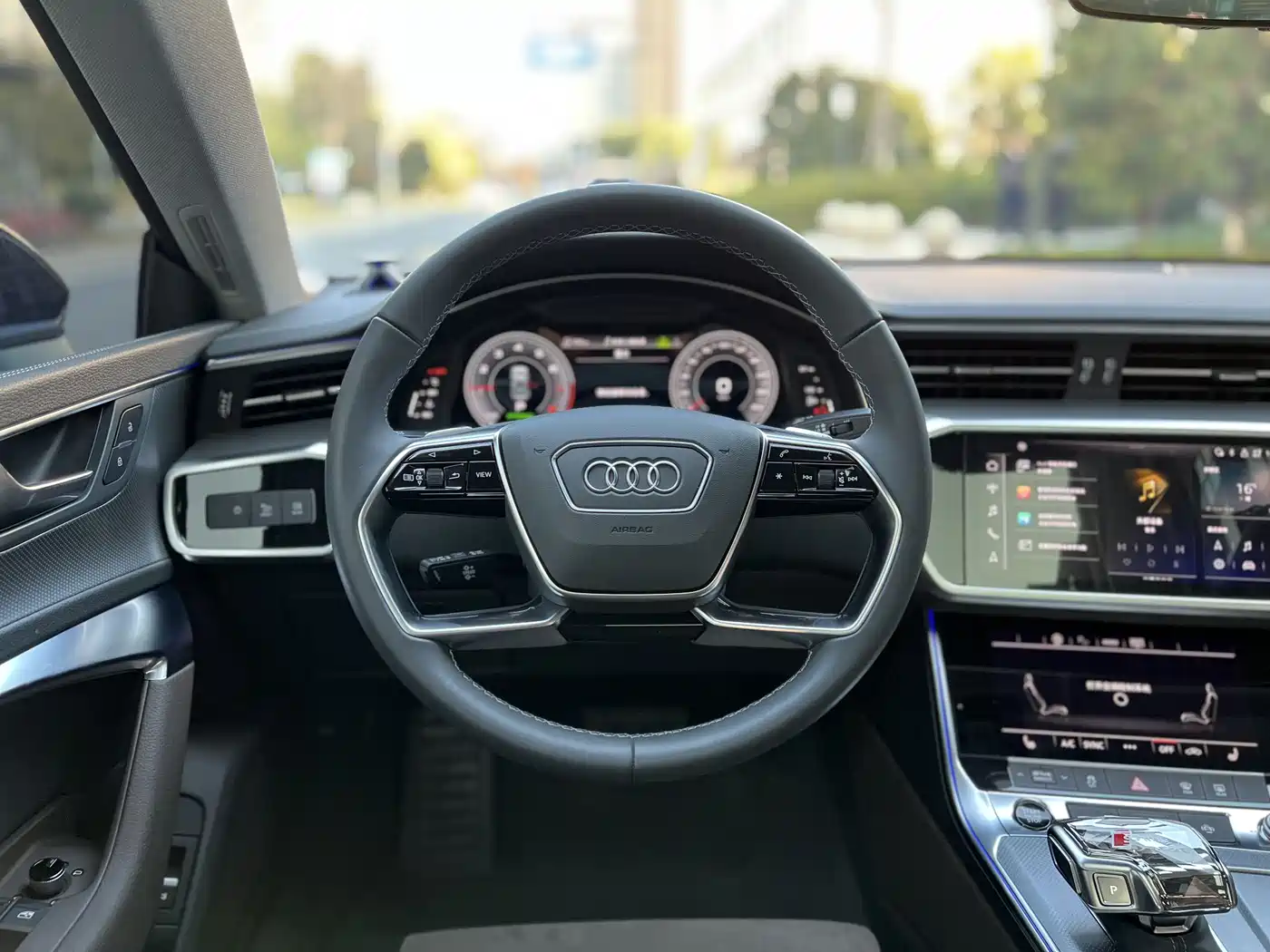 Audi A7L 2024 45TFSI quattro S-line Vision Edition Crystal Package фото 10