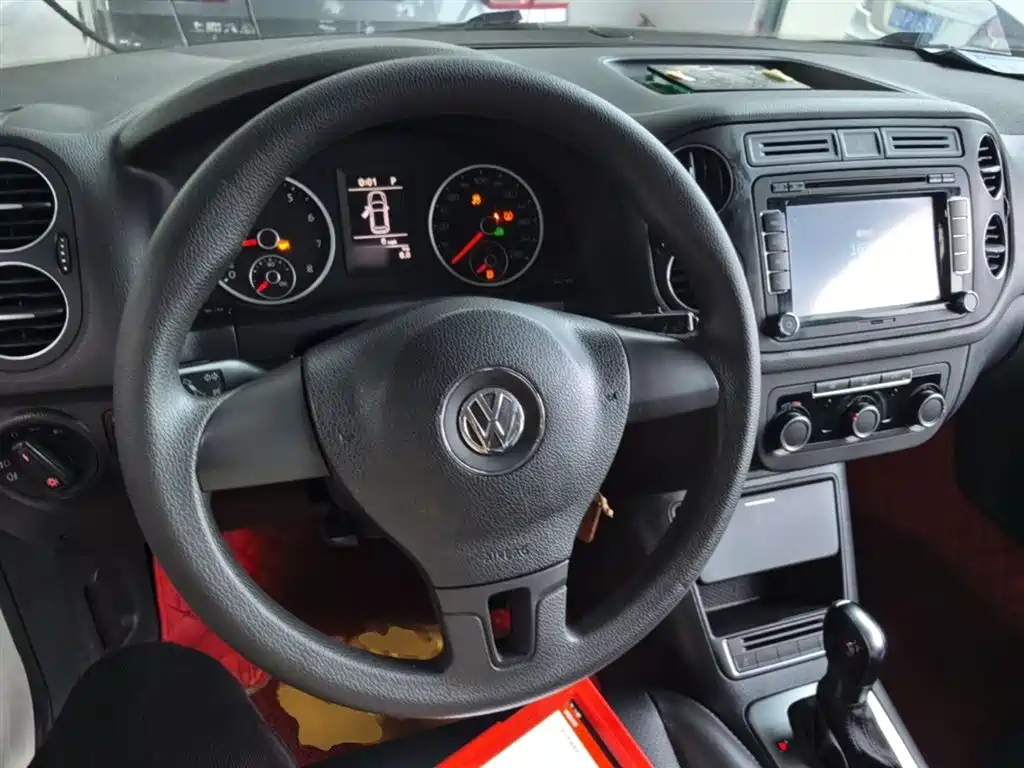 Volkswagen Tiguan 2015 1.8TSI Automatic 2WD Trendline фото 11