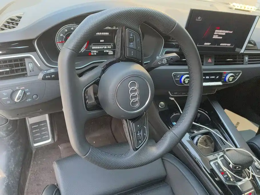 Audi A4L 2025 2024 40 TFSI Luxury Dynamic