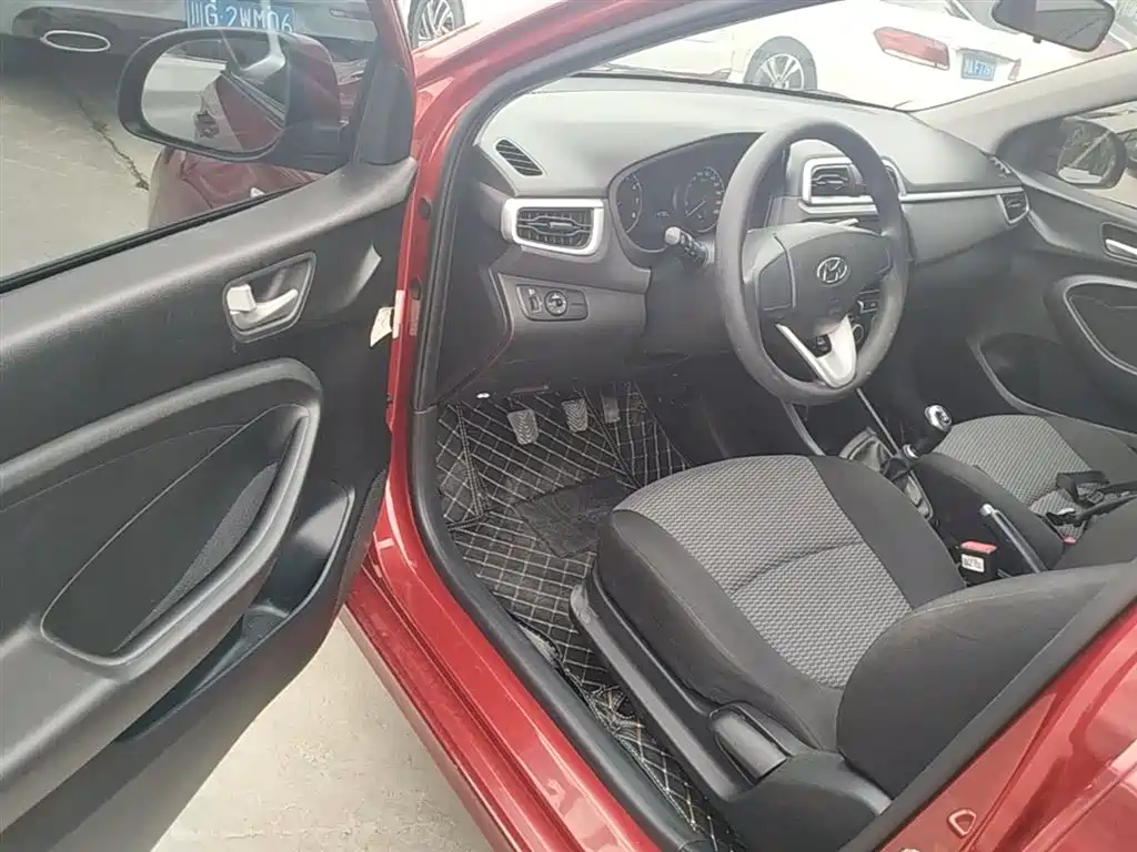 Hyundai Verna 2017 1.4L Manual Color Sunroof Edition (China V) фото 16