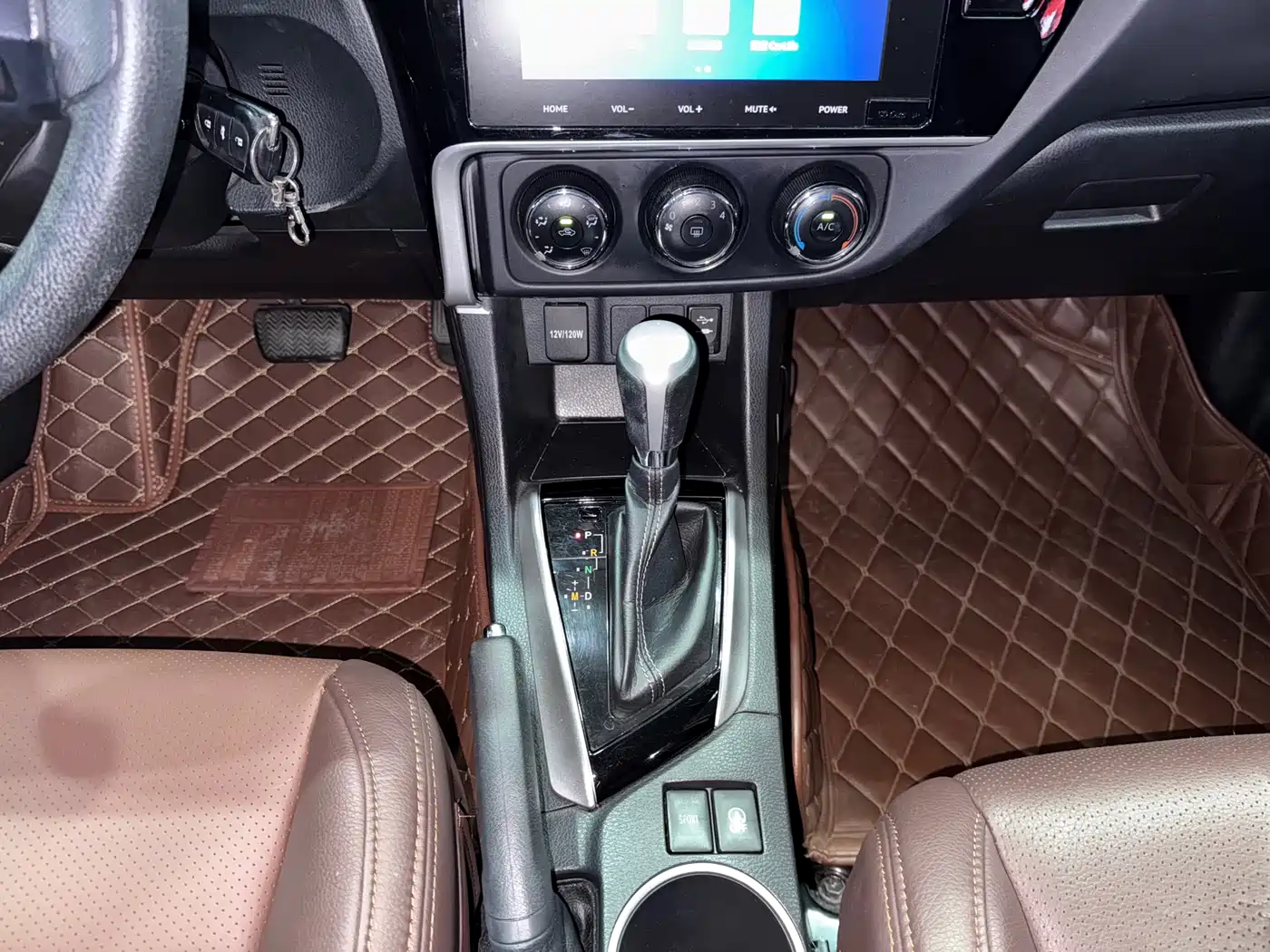 Toyota Levin 2017 Facelift 185T CVT Elite (China V) фото 14