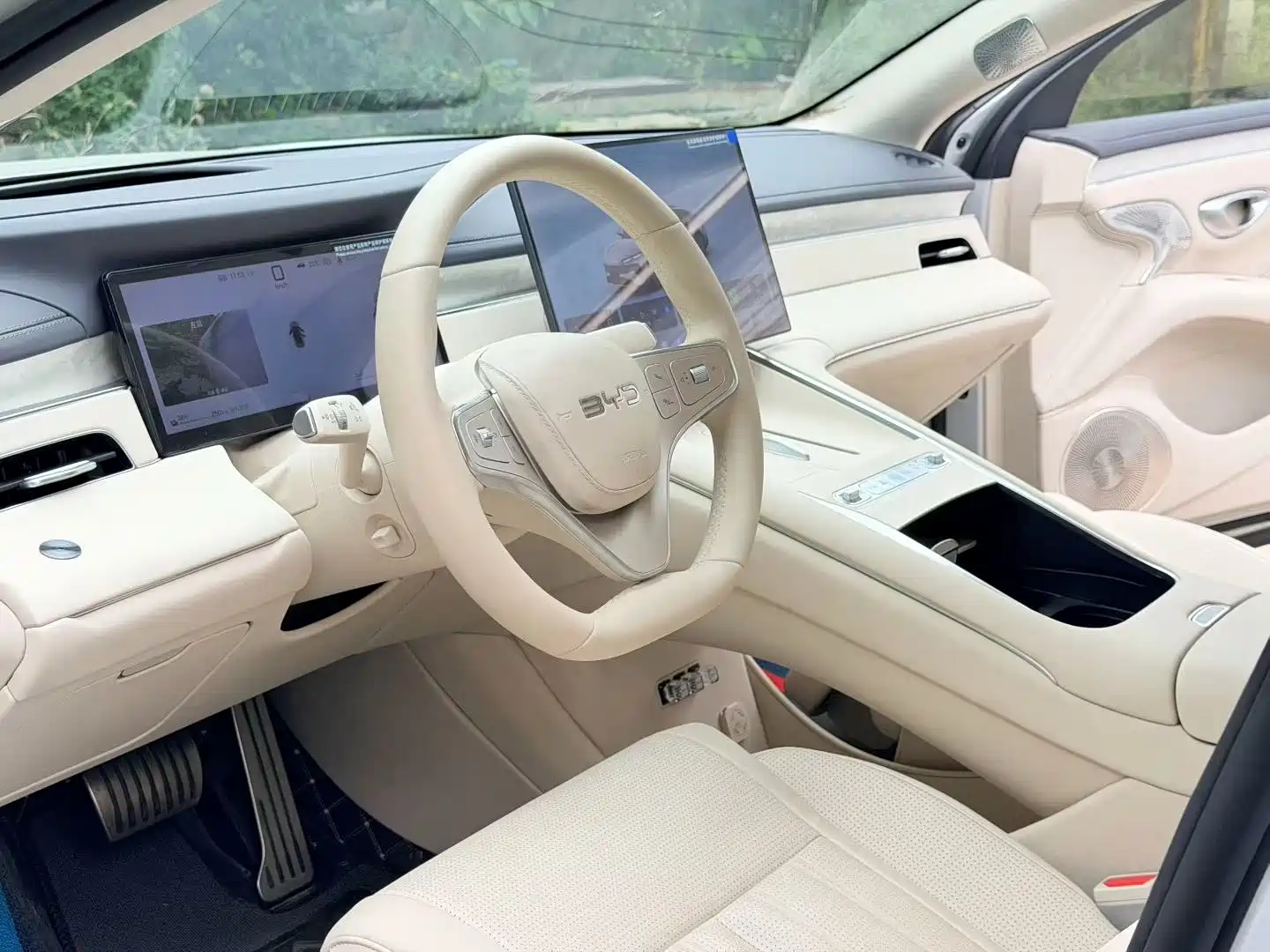 Photo 2 - BYD Seal 08